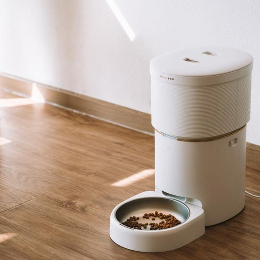 Puis-je laisser mon chat avec un distributeur automatique pour une semaine?