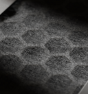 Petlibro PETLIBRO gros plan de poils sur tapis gris; animal de compagnie chat, distributeur automatique de nourriture, fontaine à eau, bac à litière